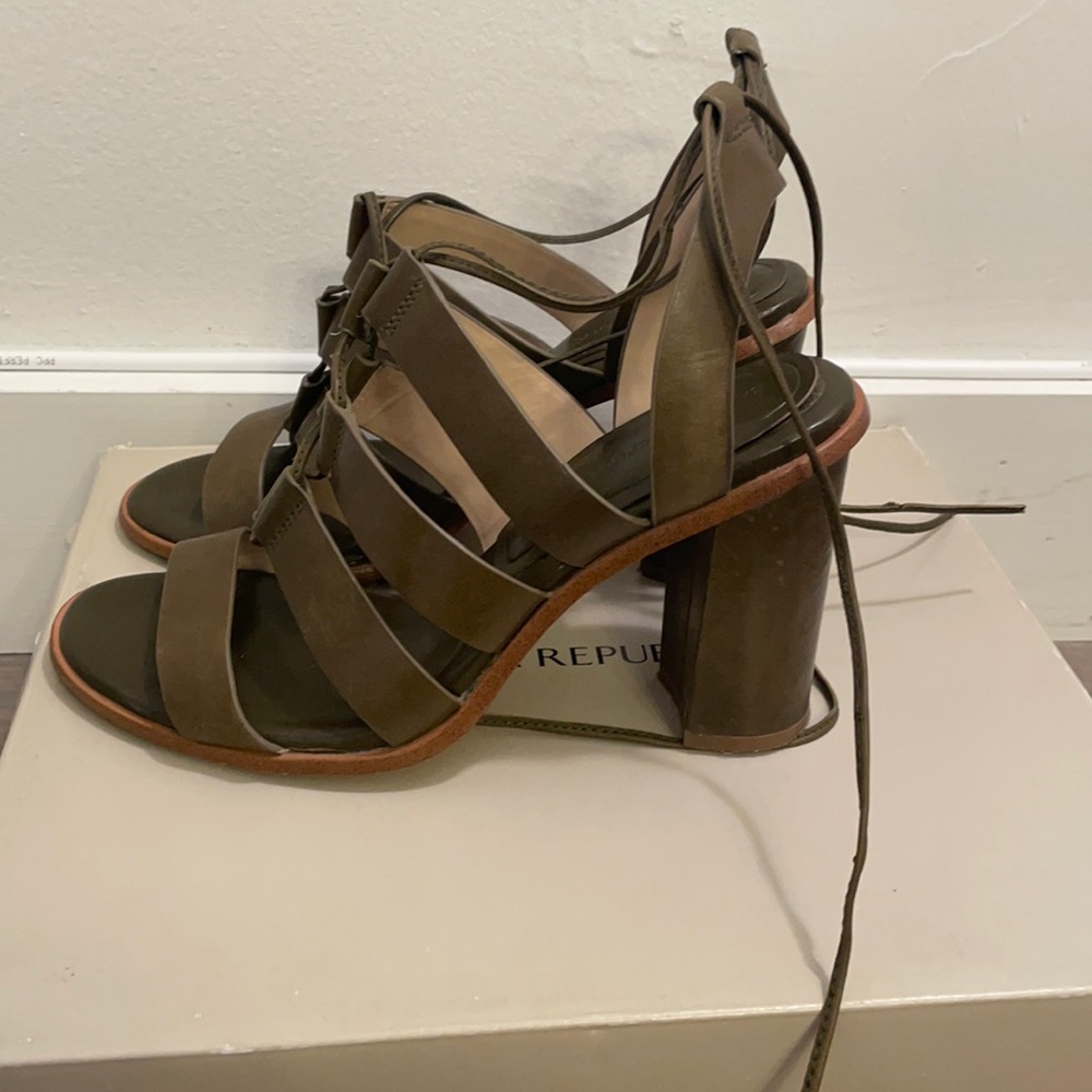 Banana Republic Rosella sandals
